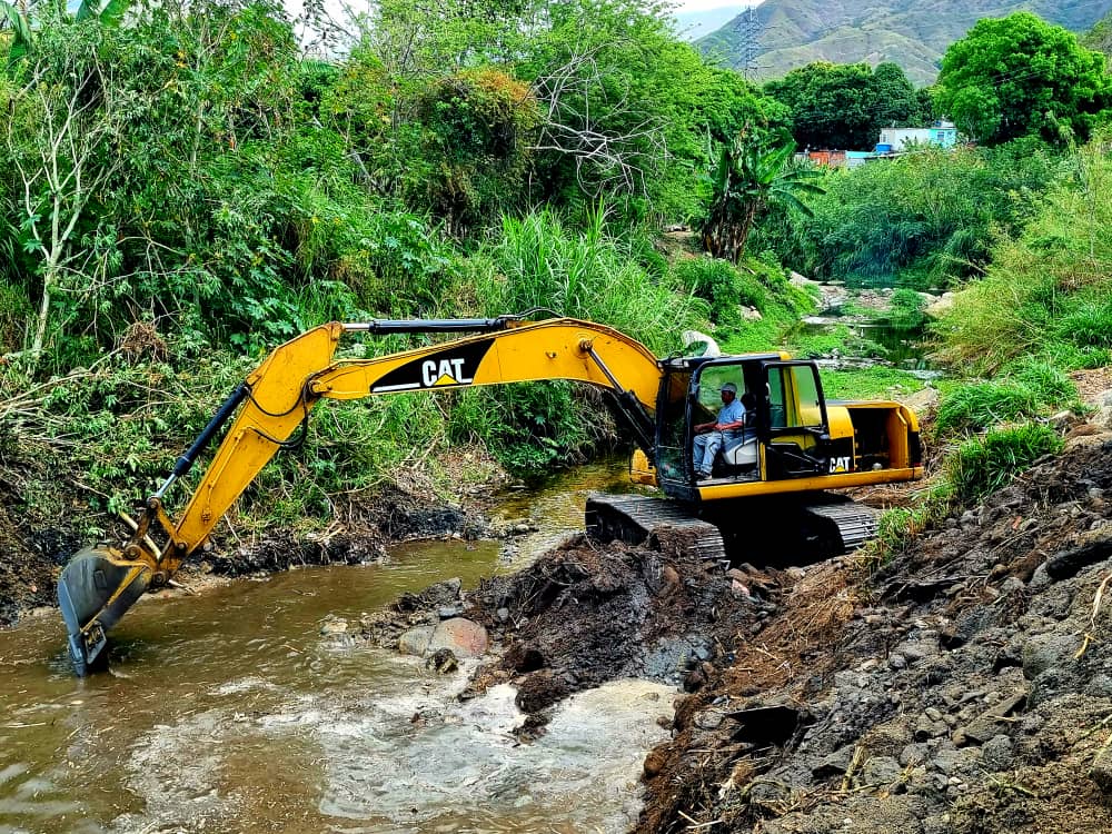 Más de 6km en labores de saneamiento de canales y cauces de ríos ha avanzado la gestión de la alcaldesa Ana González en Naguanagua (2) Alcaldesa Ana González ríos