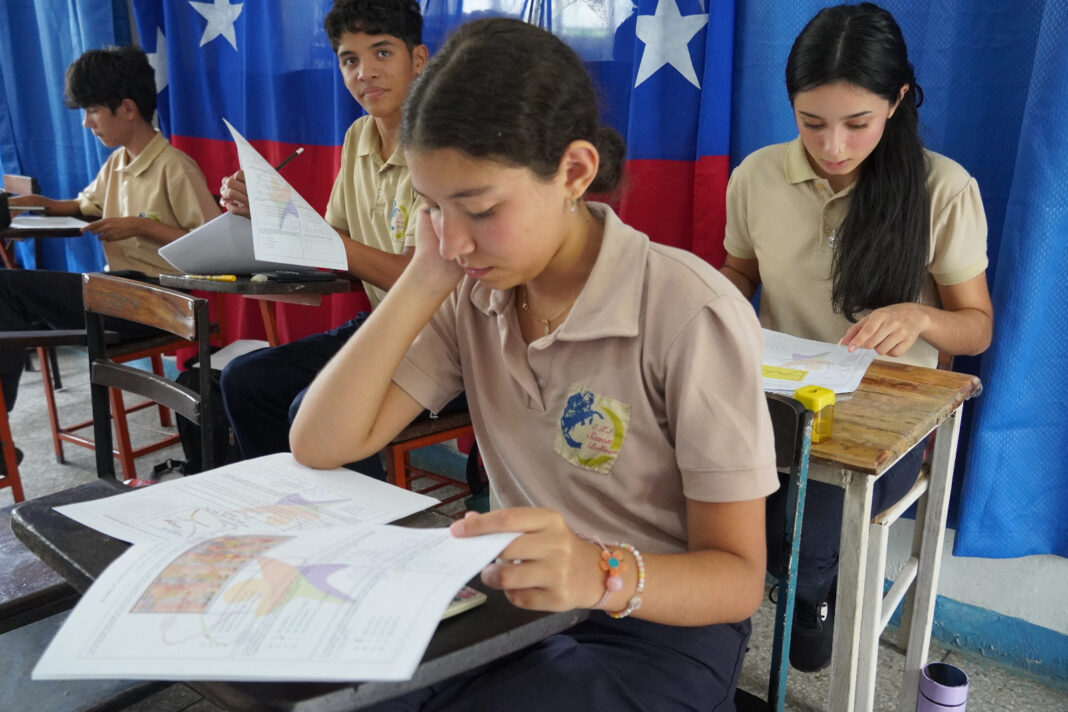 jóvenes carabobeños Olimpiada Venezolana de Astronomía