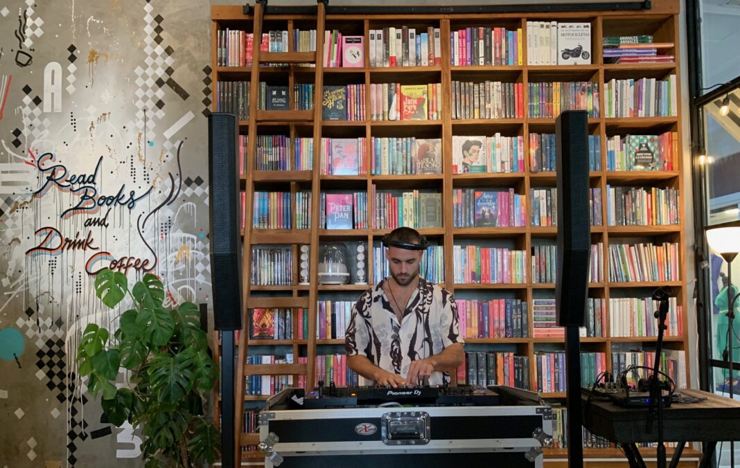 DJ Marco Pecoraro - Booksflea Valencia primera coffee party