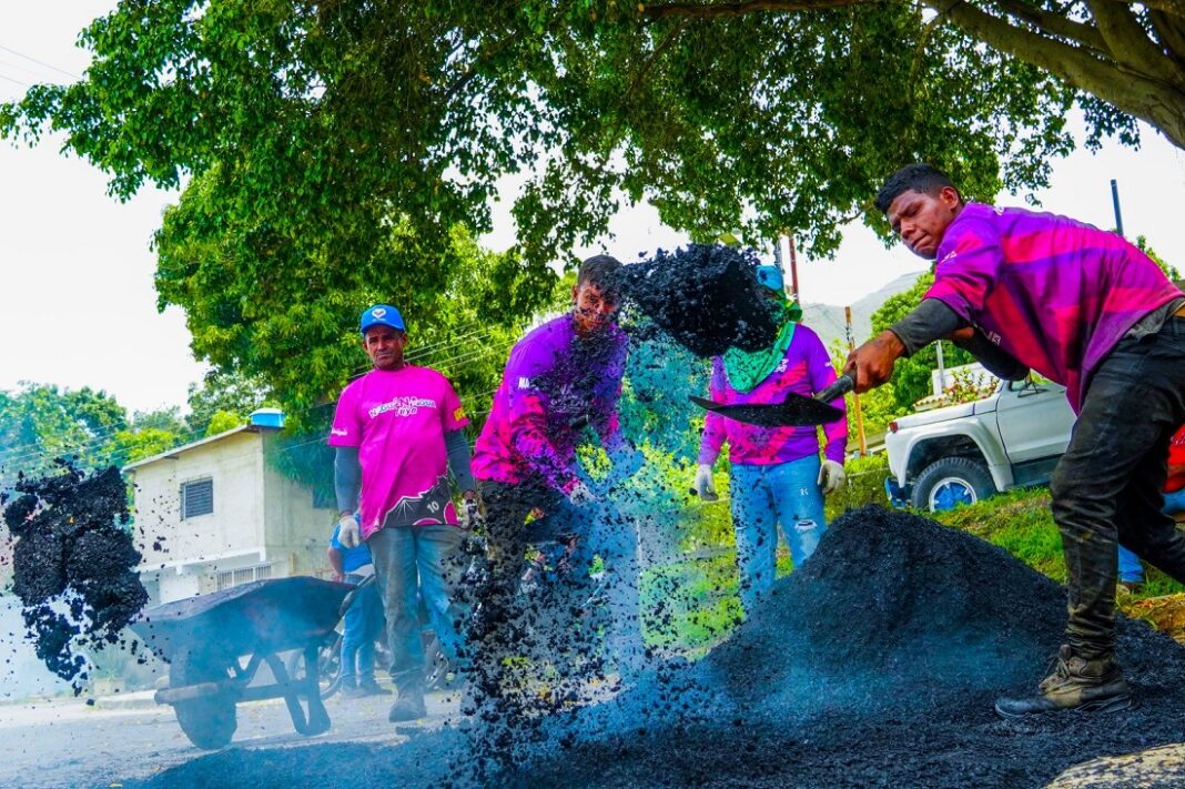 Más de 2 mil toneladas de asfalto se han aplicado en Naguanagua durante el año 2025 (1) toneladas asfalto Naguanagua