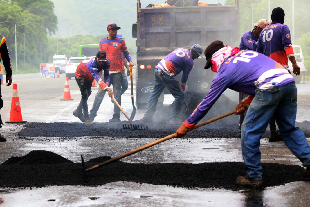 labores asfaltado puerto cabello valencia asfaltado autopista Puerto Cabello - Valencia