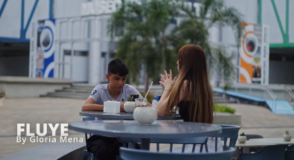 Gloria Mena cortometraje Fluye