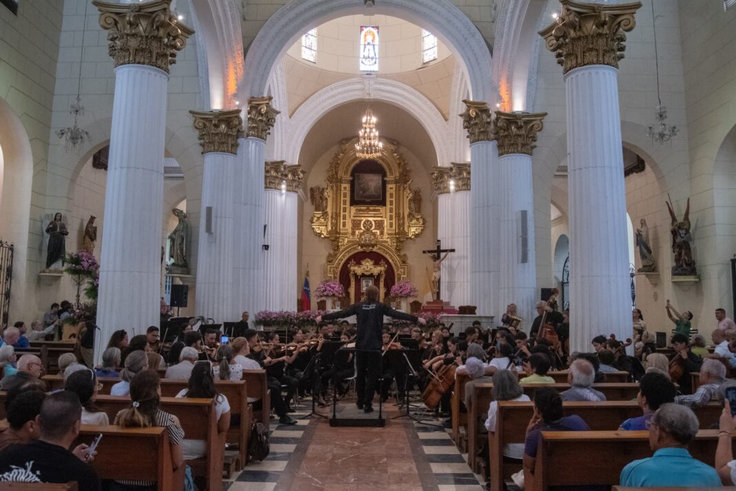 Orquesta Sinfónica de Carabobo homenaje Virgen del Carmen