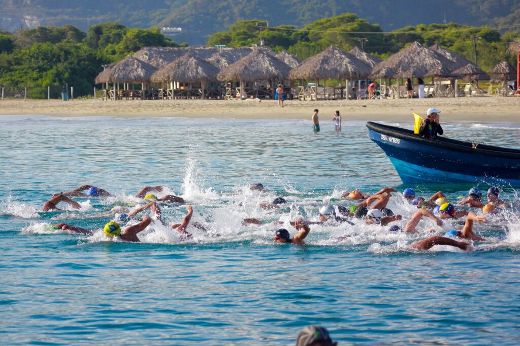Campeonato Regional de Aguas Abiertas en Puerto Cabello