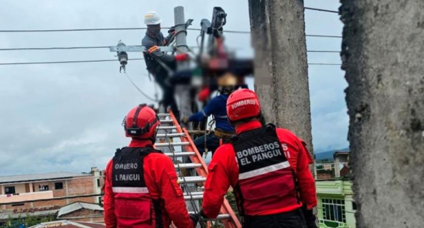 trabajadores mueren en un poste