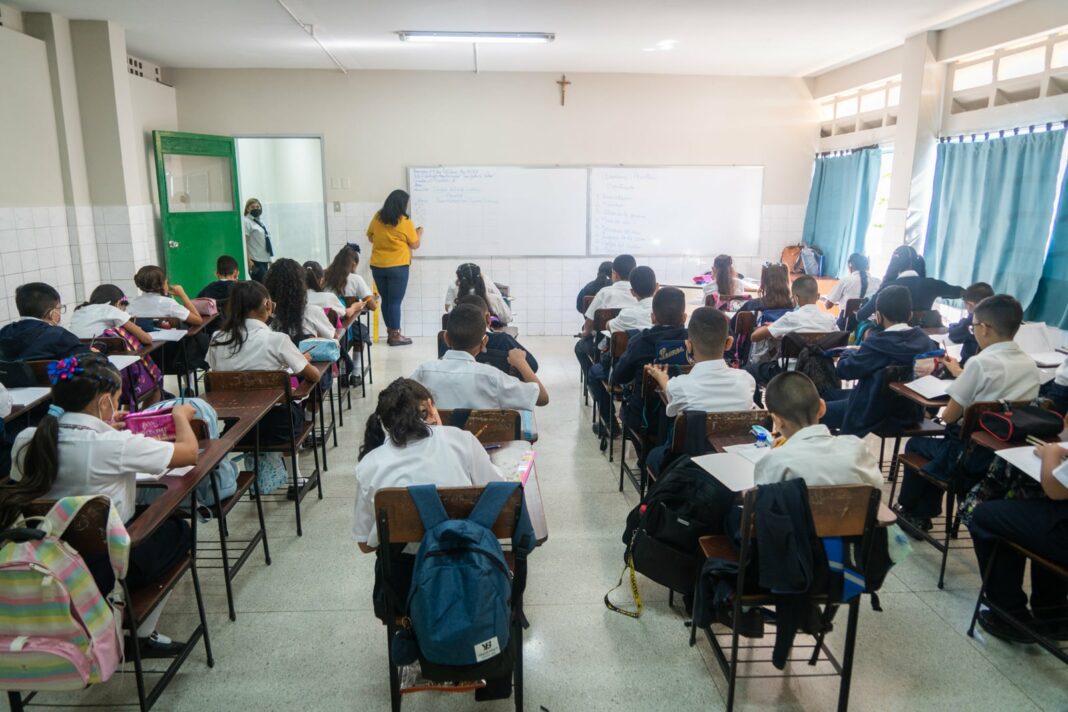 clases estudiantes retornaron a clases