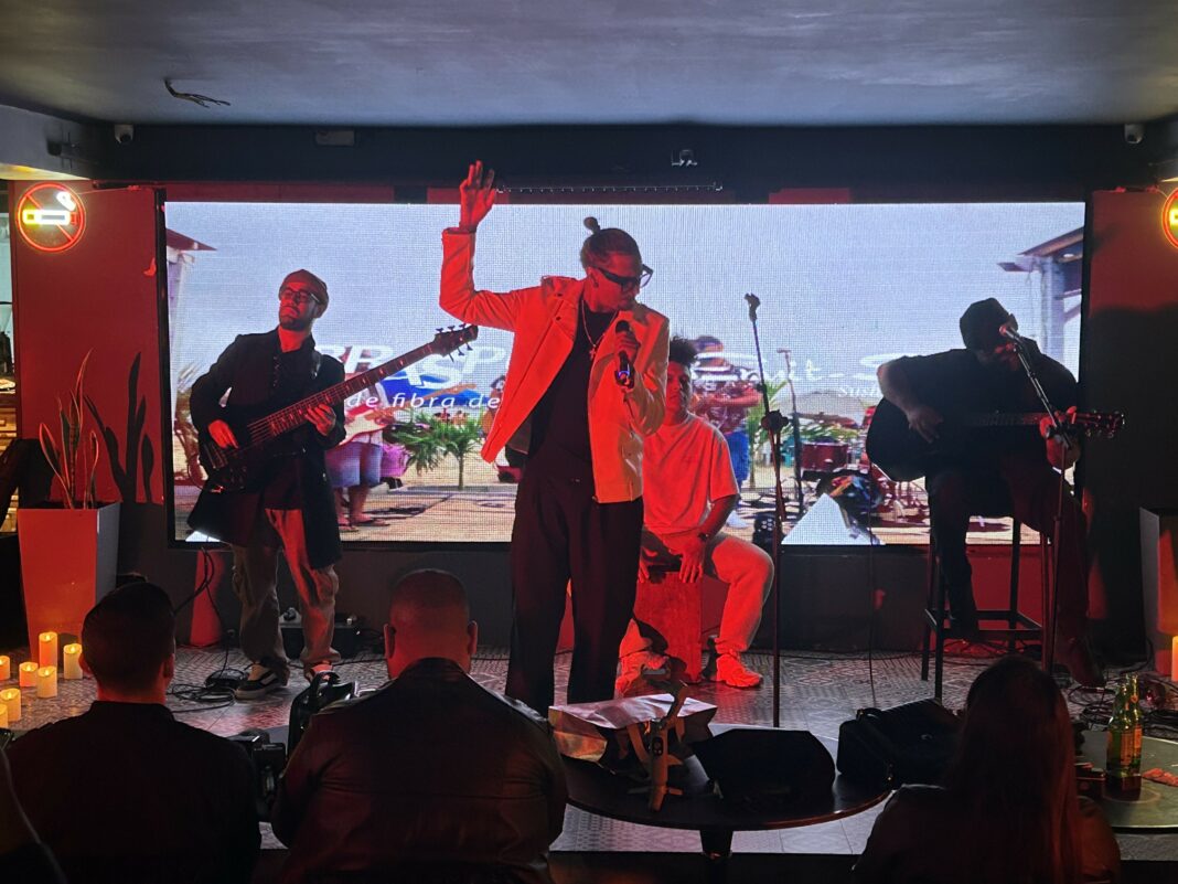 Deya cierra una etapa musical