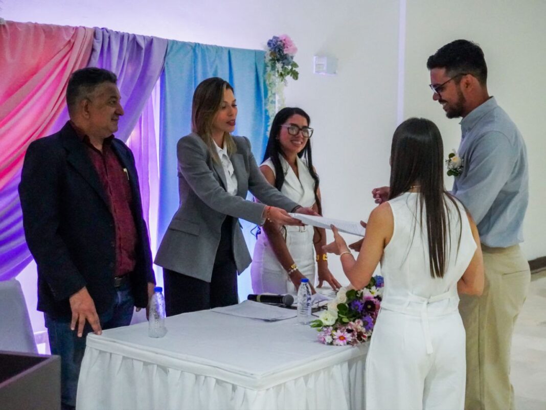 Alcaldesa Elizabeth Niño unió en matrimonio civil a más de 25 parejas en Naguanagua (7) Alcaldesa Elizabeth Niño matrimonio