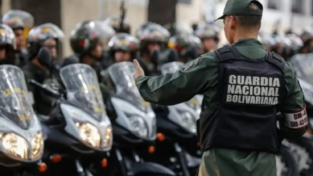 Conas adolescente Bolívar