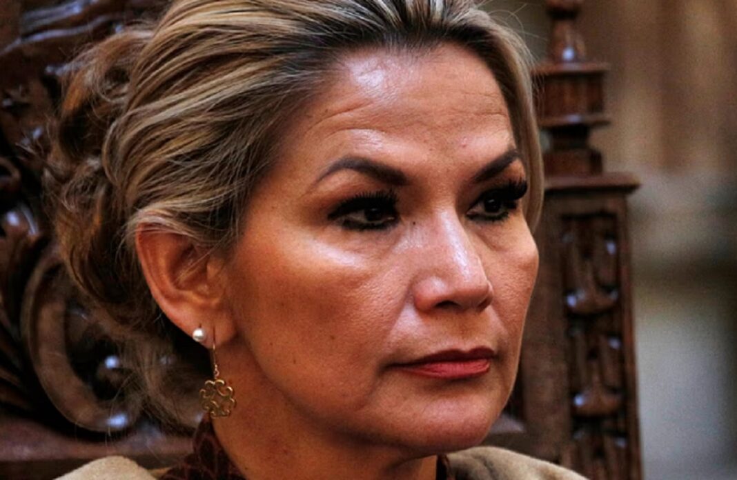 Jeanine Áñez libre