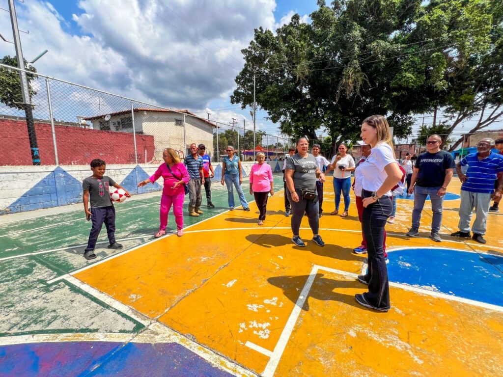 alcaldesa Elizabeth Niño rehabilitación cancha barrio unión norte
