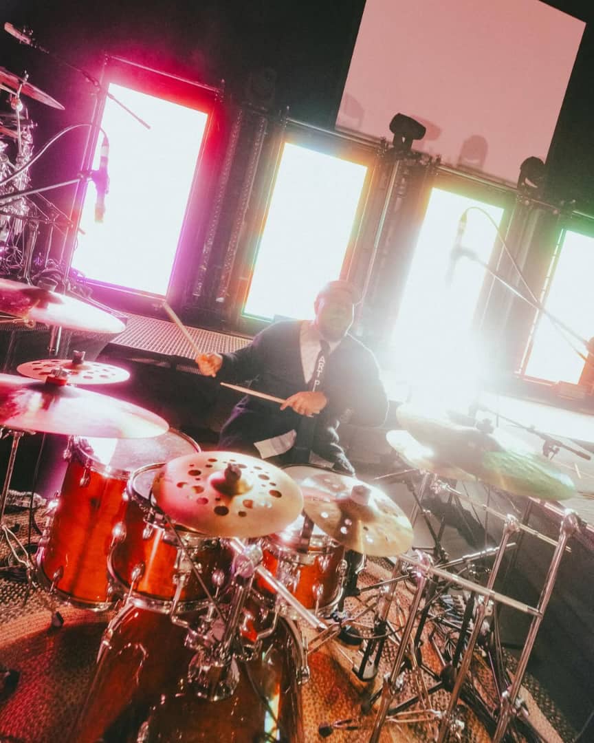 Baterista venezolano de gira internacional con Terrian